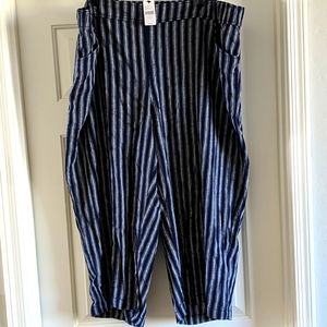 Lane Bryant Navy striped crops Size 24 NWT